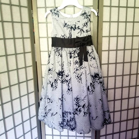 Pippa & Julie Other - 💥2 for $25💥  Kids Dress Sleeveless Size 8